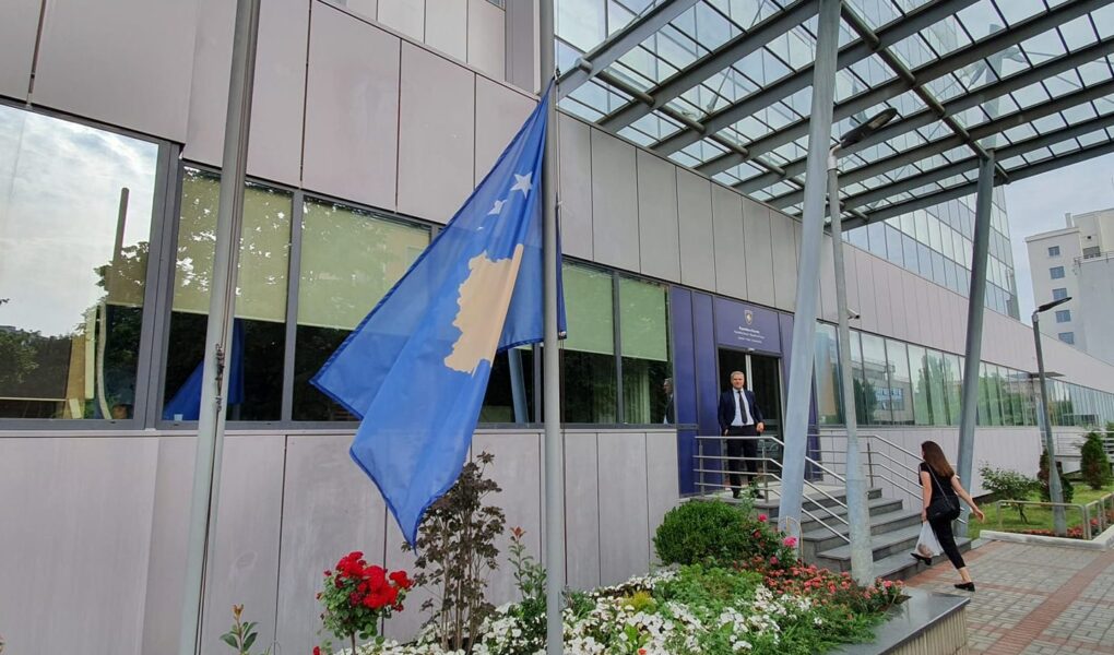 flamujt ne gjysmeshtize vrasja e dy grave ne pak dite sot dite zie ne kosove