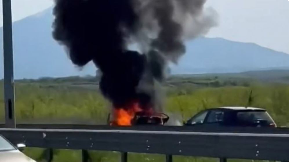 merr flake makina ne autostraden ibrahim rugova policia e kosoves jep detajet