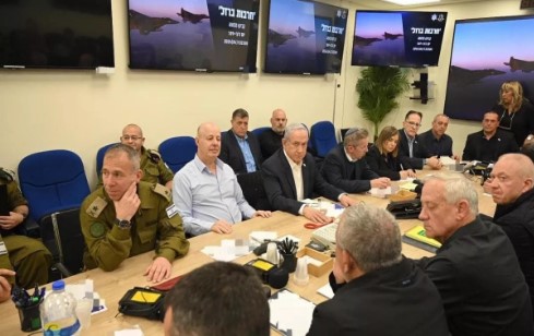 ndizet konflikti kabineti izraelit i luftes merr vendimin pergjigje ushtarake iranit