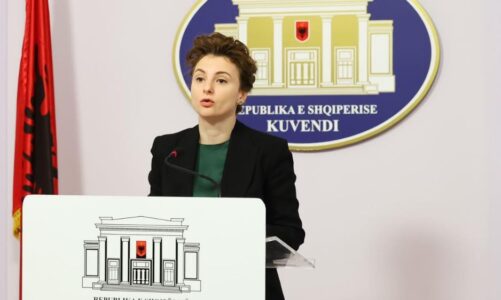 nenkryetarja e pl shqiperia e fundit ne bote per demokracine liberale dhe elektorale
