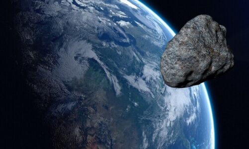 Një asteroid viziton papritur Tokën