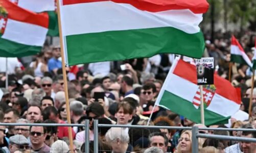 nuk kemi frike 250 mije qytetare dynden rrugeve te budapestit protestojne kunder orbanit