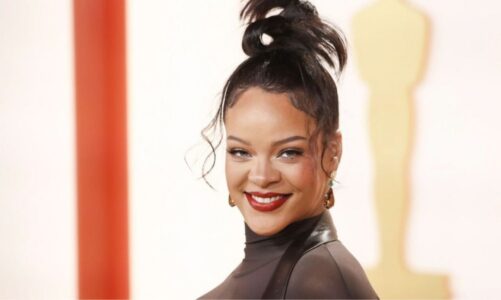 “O zot, a kam dalë vërtet kështu?”, Rihanna komenton veshjet e saj ekstravagante dhe zbuluese në të kaluarën