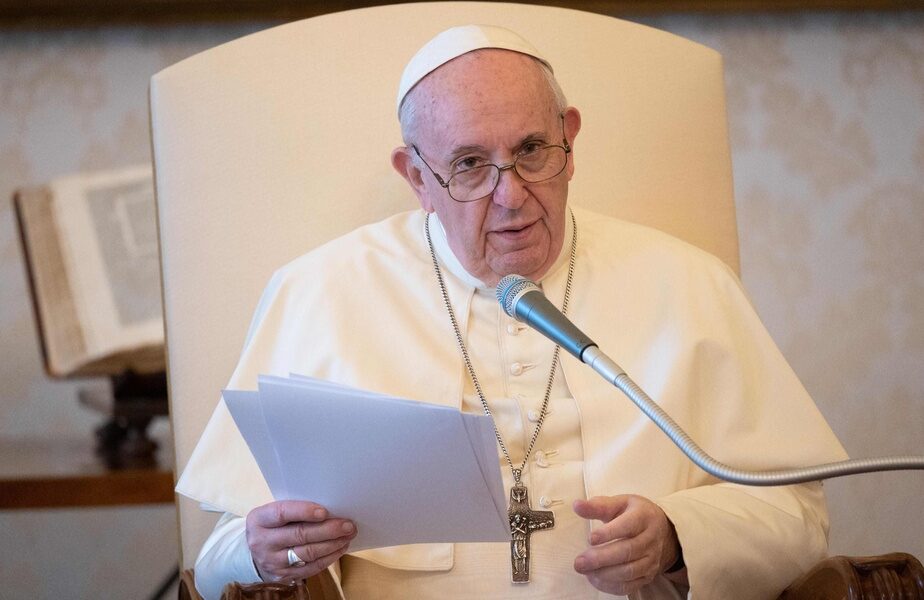 papa francesku serish thirrje per negociata per paqe ne ukraine ndalni luften