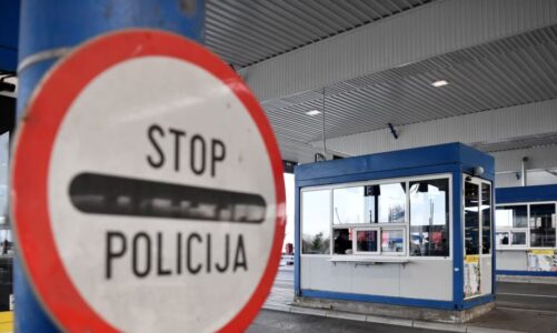 shenje hakmarrjeje ndaj votimit te djeshem ne asamblene e kie serbia bllokon autobuse me udhetare nga kosova ne kufirin me kroacine