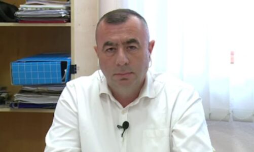 VIDEO/ Dosja “5D”, Zyrtari i Bashkisë Tiranë Enton Punavija paraqitet në Prokurorinë e Posaçme