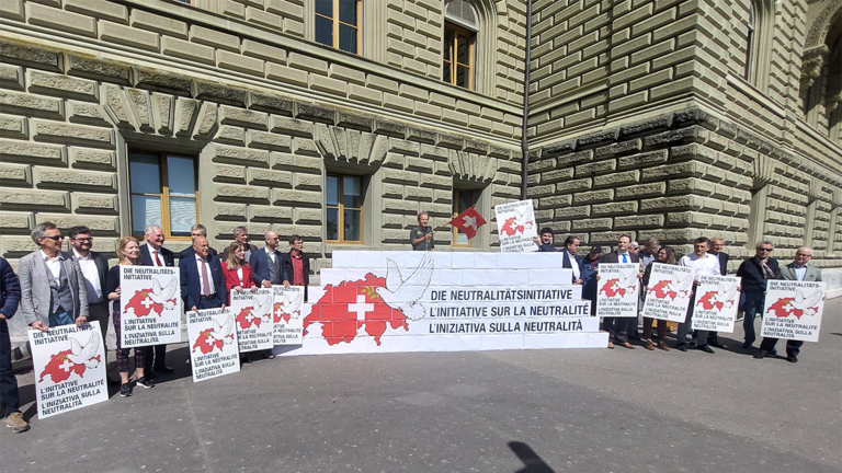 zvicra kerkon ti kthehet tradites se neutralitetit vendi organizon referendum per heqjen e sanksioneve ndaj rusise