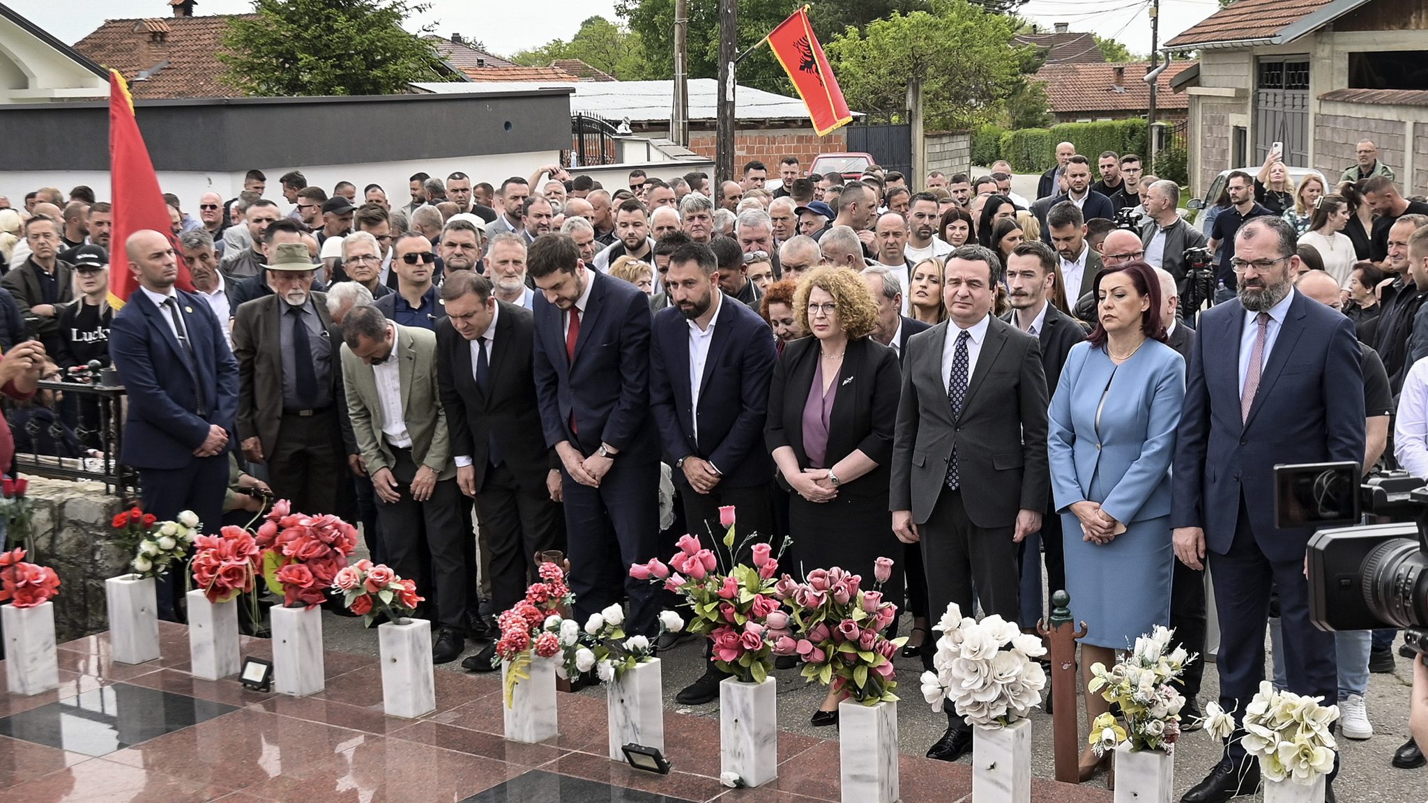 kosovo remembers village massacres as pm urges more war crime probes 3