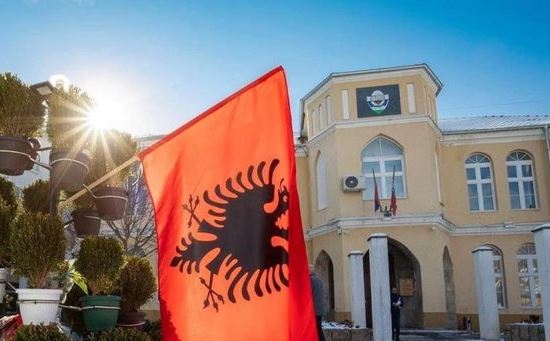 mos diskriminoni shqiptaret parlamenti evropian leter serbise adresoni ceshtjet e qytetareve te lugines se presheves ose ne te kundert rrezikoni