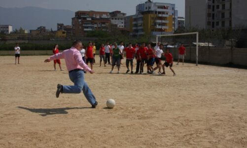 nuk ka rini pa sport dhe as sport pa rini meta mesazh per diten boterore te futbollit duhen fusha pa pagese ne gjithe shqiperine