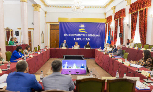 ps bojkotoi mbledhjen ne keshillin kombetar te integrimit tabaku zhgenjyese bashkohuni pertej ndasive politike perpjekja per nje shqiperi brenda be se nis e perfundon ne kete salle