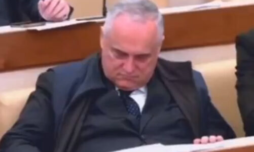 video presidentin e lacios e ze gjumi ne senatin italian e zgjon ai i napolit