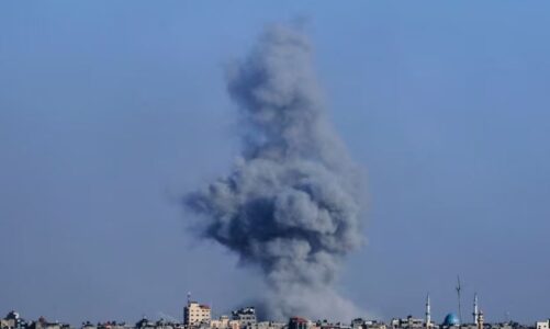 voa hamasi sulmon me raketa izraelin vazhdojne luftimet ne gaze
