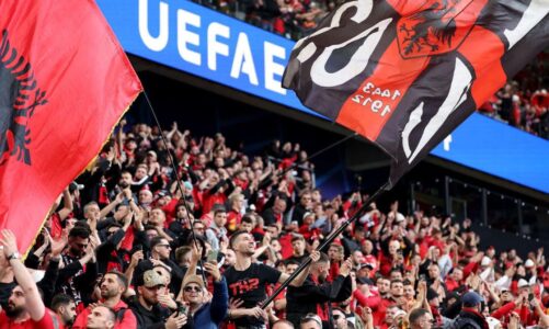 dueli kroaci shqiperi tifozat kuq e zi bejne njoftimin e rendesishem perpara ndeshjes