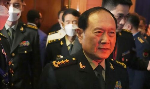 dy ish ministra te mbrojtjes ne kine perjashtohen nga partia komuniste akuzohen se
