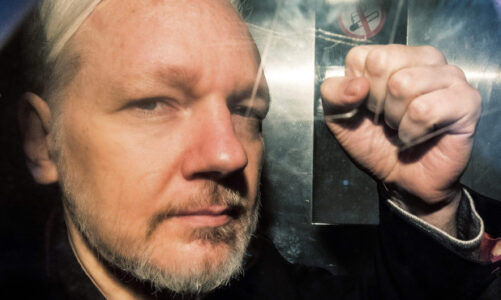 julian assange pritet te lirohet pasi te pranoje fajesine mbi akuzat per spiunazh cfare do te ndodhe ne gjyq