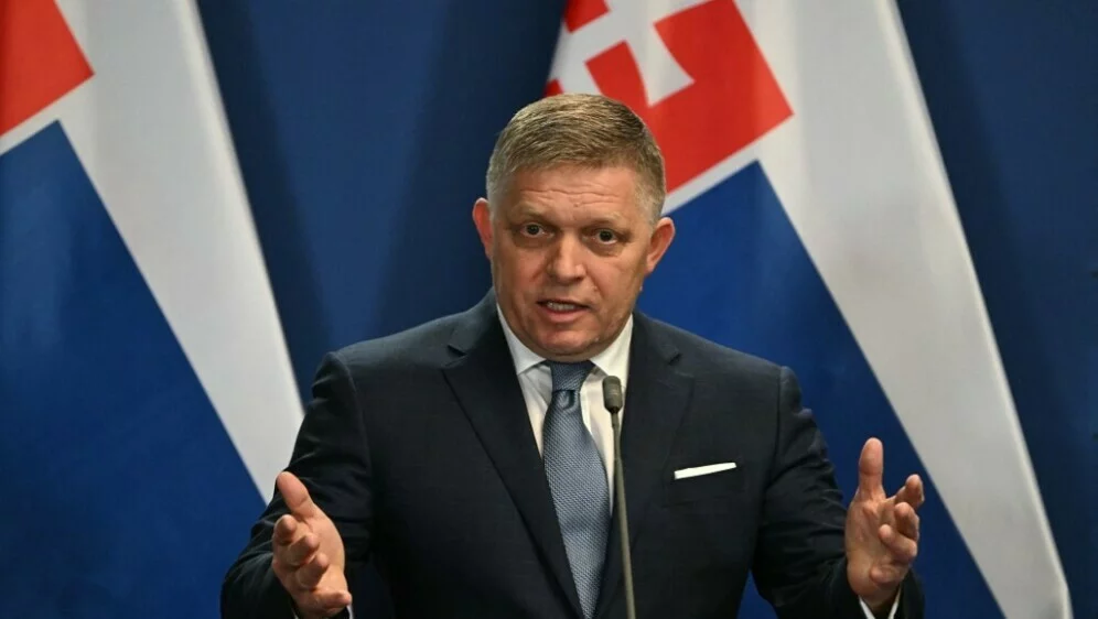 ka tradhtuar vendin qeveria sllovake padit ish ministrin e mbrojtjes per ndihmen e ofruar ndaj ukraines