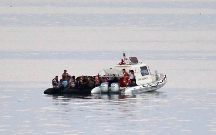 mbytja e varkes me emigrante ne ujerat e kalabrise 34 te vdekur 66 te zhdukur mes tyre 26 femije