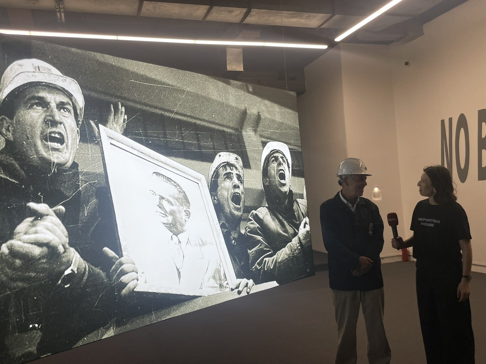 miners of trepca march towards the reporting house exhibition 2