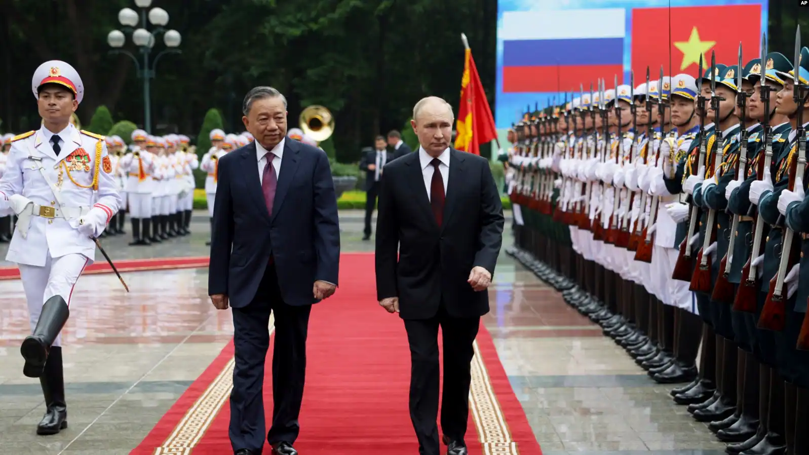 presidenti putin ne hanoi kerkon forcimin e partneritetit me vietnamin