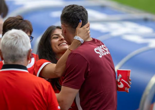puthje e perqafime ja si e festuan lojtaret e zvicres fitoren 3 1 ndaj hungarise