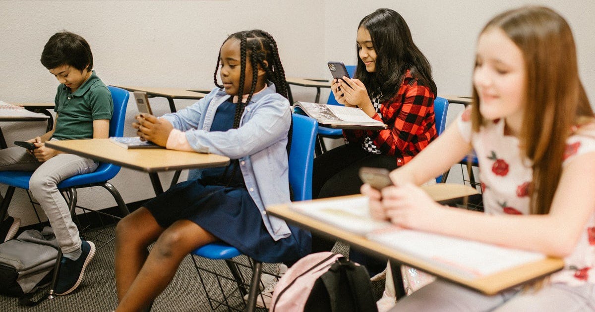 qipro planifikon te ndaloje perdorimin e telefonave celulare ne shkolla