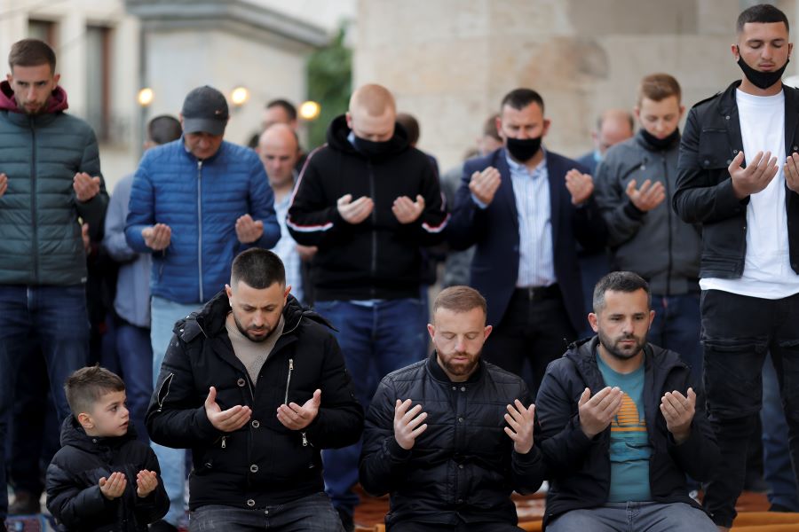 risk of radicalisation kosovo struggles with informal worship places 4