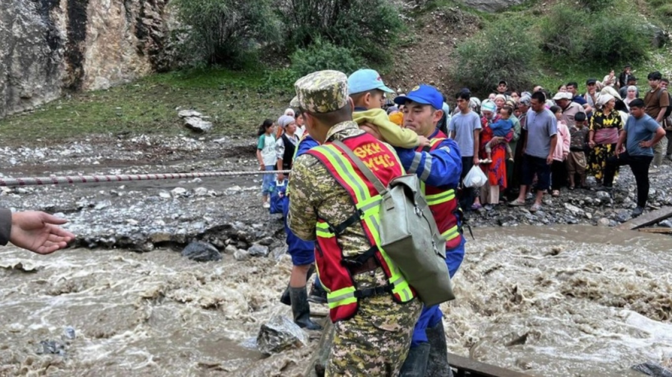 Rrëshqitje dheu në Kirgistan, shtatë të vdekur, mes tyre fëmijë