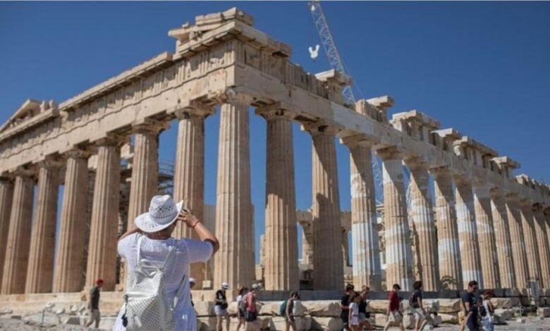 shkak temperaturat e larta mbyllen shkollat e cerdhet ne greqi disa ore do te jete i pavizitueshem edhe akropoli
