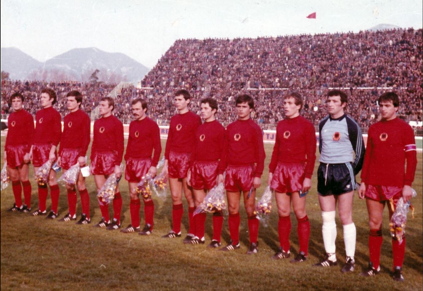 shqiperi spanje sfida qe nuk u zhvillua kurre ja se si tentuan spanjollet te blinin ndeshjen