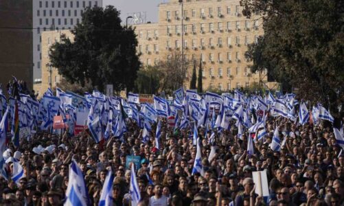 tel aviv mijera izraelite protestojne kunder qeverise