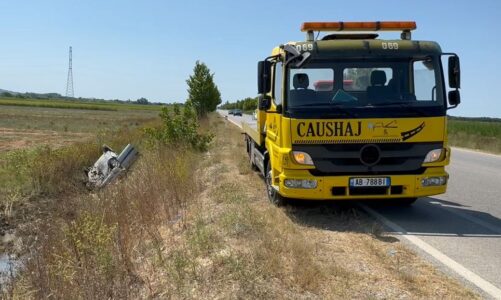 aksident ne autostraden levan tepelene automjeti del nga rruga palgoset shoferi dhe pasagjerja