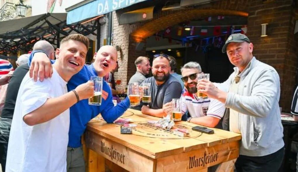 anglezet jane te cmendur pritet te shpenzojne 800 milione paund per birra ne finalen e europianit