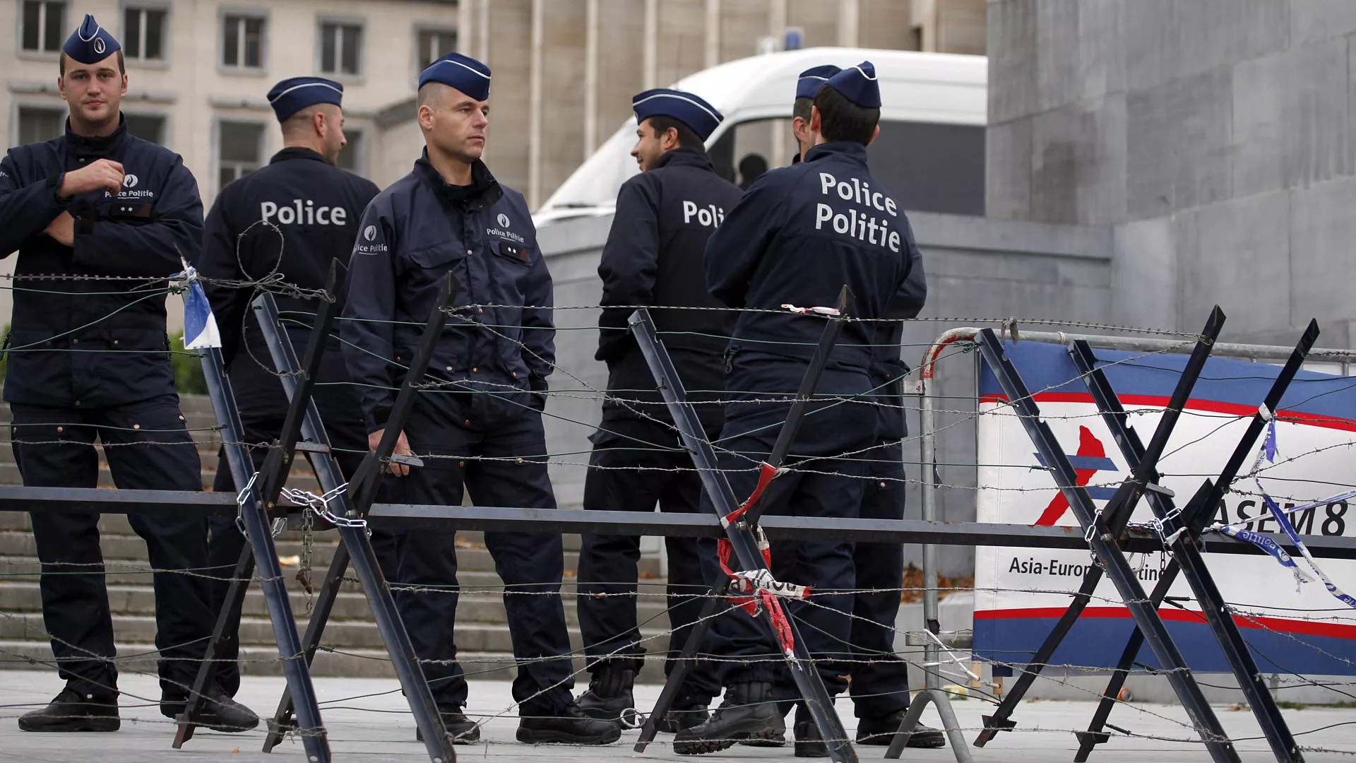 belgjika nen alarm nga terrorizmi policia bastis 14 banesa gjate hetimeve