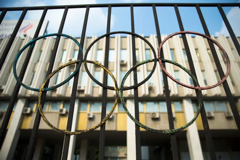 cilat shtete u ndaluan te marrin pjese ne lojerat olimpike