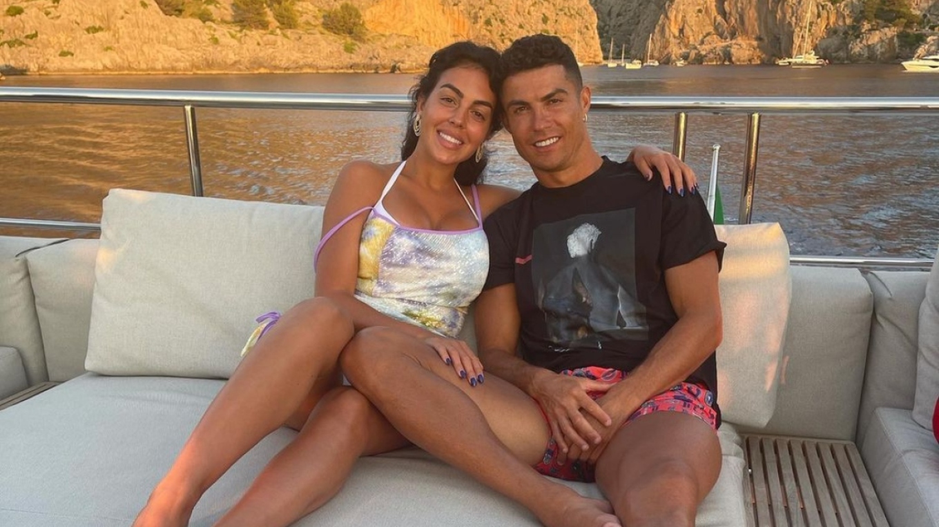 cristiano ronaldo dhe georgina rodriguez pushime me femijet publikojne foto ne instagram