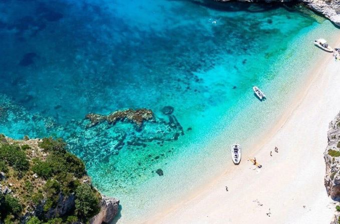 do kaloni pushime te paharrueshme revista spanjolle publikon 10 plazhet me te bukura ne shqiper rama super promovim i bregdetit tone