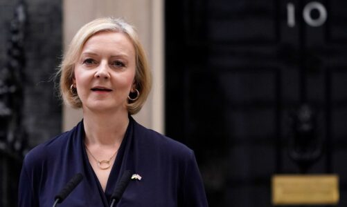 e paprecedente tjeter goditje per konservatoret ish kryeministrja britanike liz truss humbet vendin e saj ne parlament