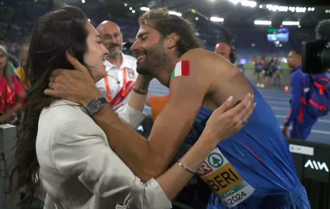 e pazakonte ne lojerat olimpike kampioni italian humb unazen e marteses me vjen keq dashuria ime por ja pergjigja qe mori sportisti nga bashkeshortja