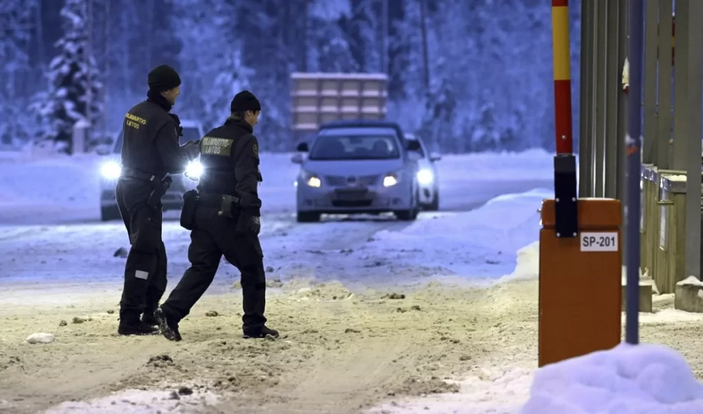 finlanda miraton largimin e emigranteve qe hyjne nga rusia ligji shoqerohet me shqetesim dhe kritika