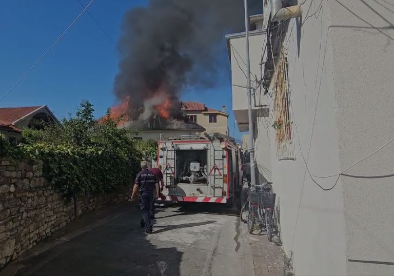 flaket shkrumbojne banesen ne shkoder dyshimet e para