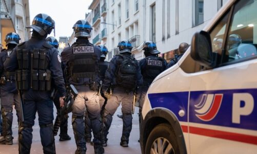 frika nga ekstremi i djathte 30 000 police ne rruge per te ndalur kaosin pas zgjedhjeve ne france