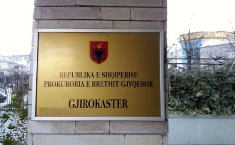 i akuzuar per falsifikim dokumentesh prokuroria gjirokaster leshon urdher arresti policia e prangos