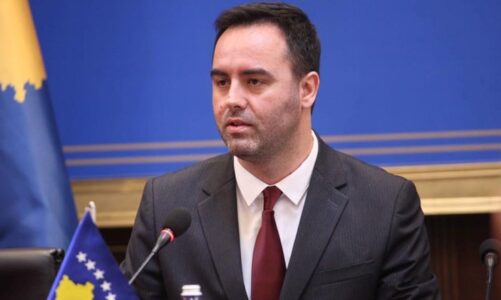 institucionet tona jane vigjilente paralajmeron kreu i parlamentit te kosoves ne serbi po pergatiten per sulm ose provokim ndaj nesh