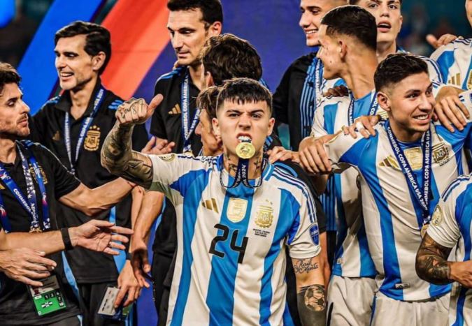 kore ndaj lojtareve te frances skandal i madh te argjentina pas triumfit ne kupen e amerikes video