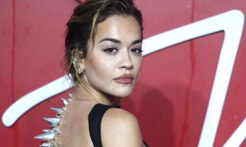 mijera njerez prisnin qe ajo te dilte ne skene rita ora shtrohet ne spitalin e budapestit dhe anulon paraqitjen e saj ne festival ja si paraqitet gjendja e saj