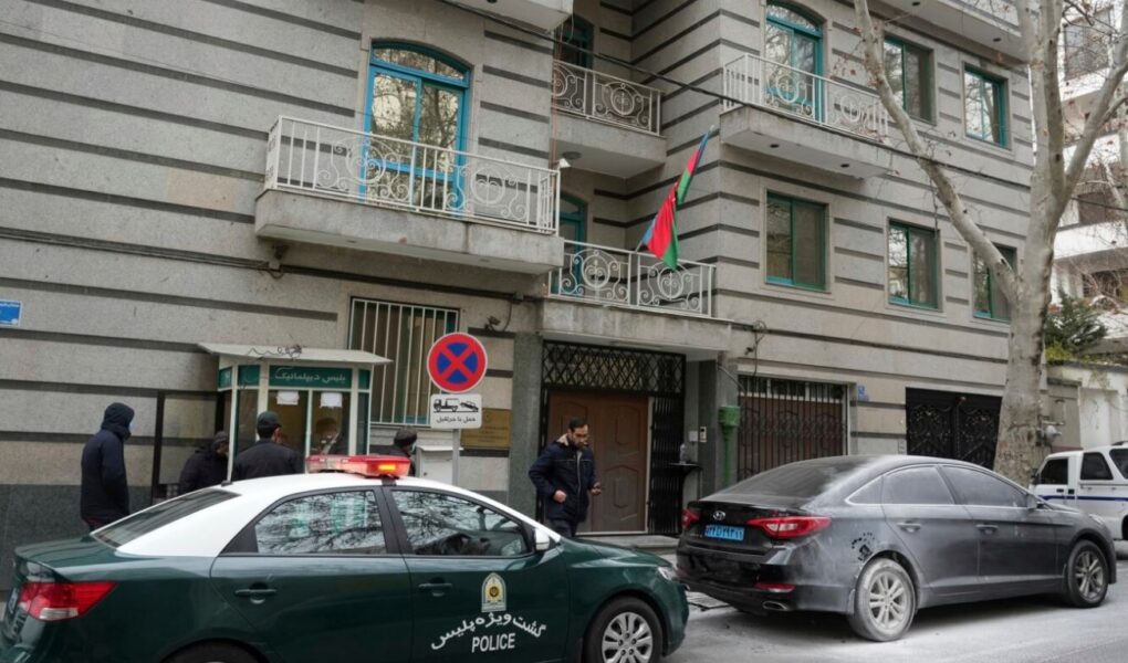 nje vit nga sulmi vdekjeprures ne objektin diplomatik azerbajxhani rihap ambasaden ne iran