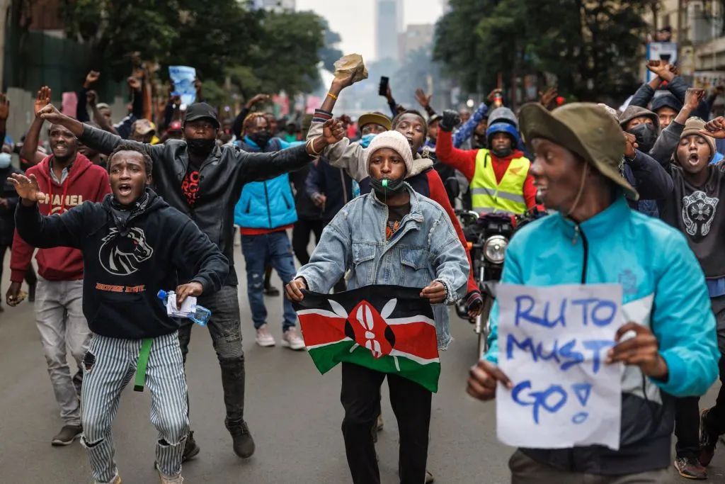 opozita e kenias i bashkohet qeverise se goditur nga kriza