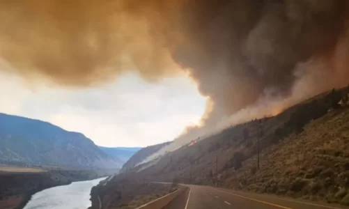 perfshihet nga zjarri parkun kombetar jasper ne kanada evakuohen 25 mije persona nga zona