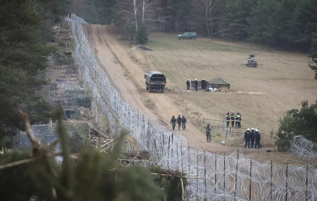 polonia dhe lituania kerkojne ndihmen e be se dhe nato s per te mbrojtur kufijte e tyre nga kercenimi rus